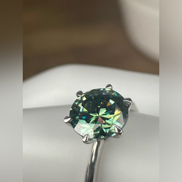 Clearance‼️3ct Green Diamond Ring. Silver 925 - Picture 5 of 11